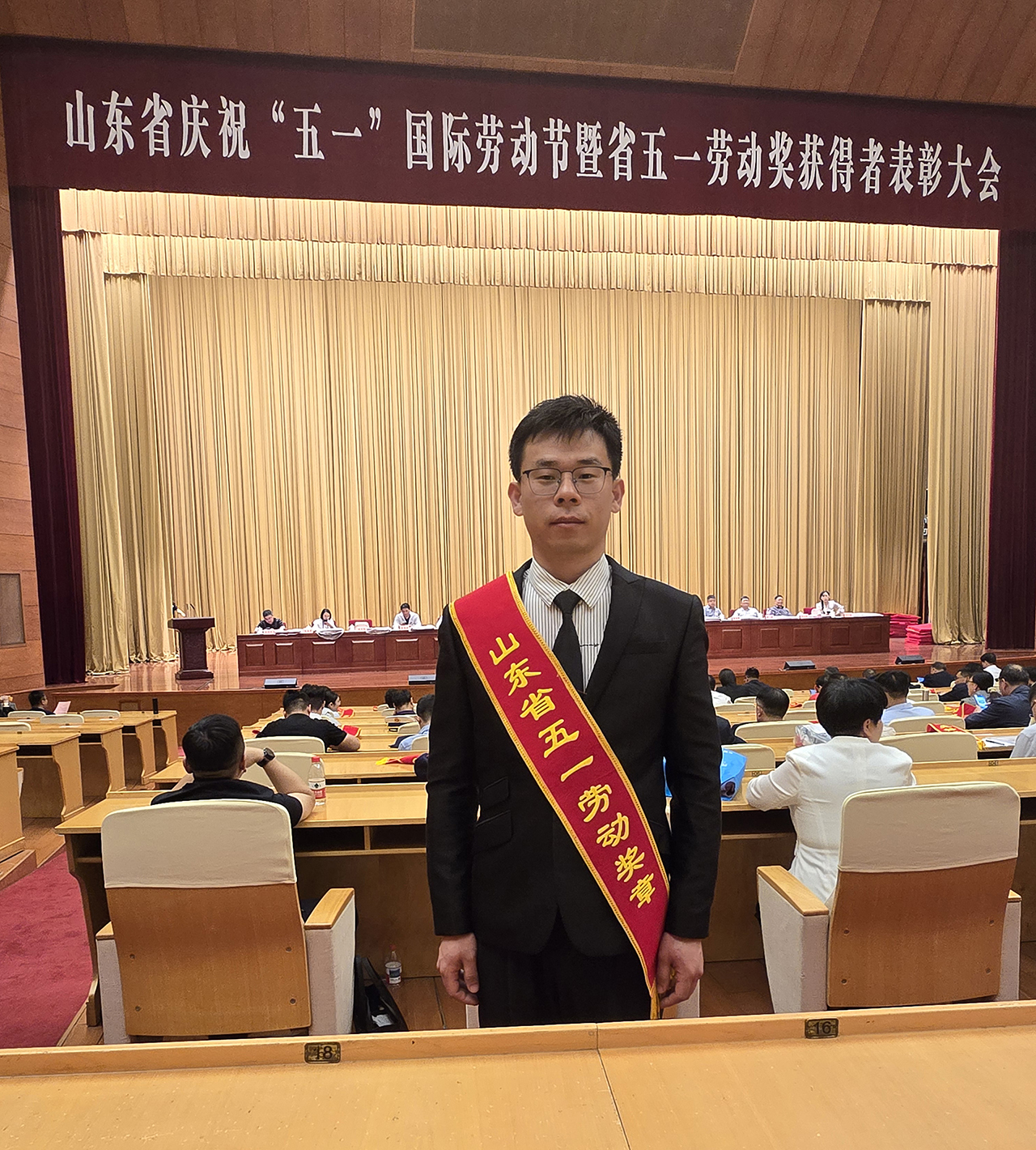 智邁德焊切技師張?jiān)祸潍@山東省五一勞動(dòng)獎(jiǎng)?wù)? />
                                <p>智邁德焊切技師張?jiān)祸潍@山東省五一勞動(dòng)獎(jiǎng)?wù)?/p>
                            </a></li>

                        </ul>
                    </dl>
                    <ul class=